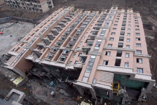 Illustration for article titled These Are Some Of The Worst Architectural Disasters in History